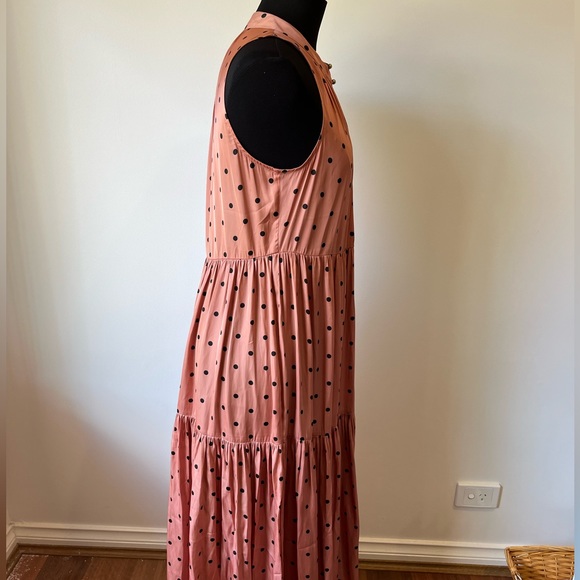 Country Road sleeveless tiered pale pink polka dot dress - Picture 3 of 6